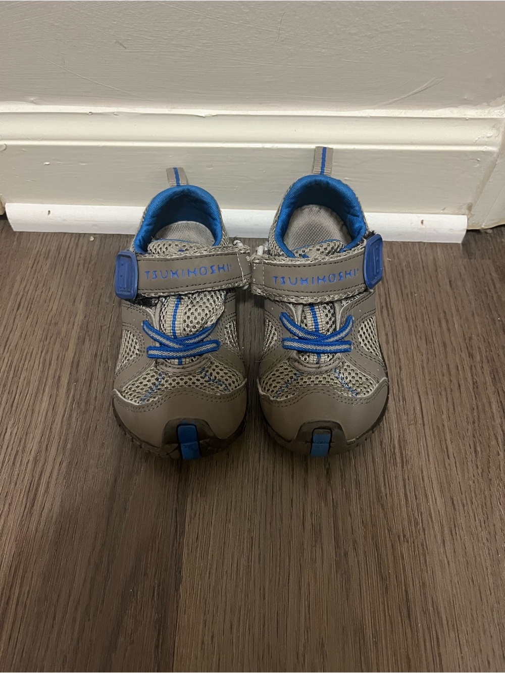 Tsukihoshi Kids' Gray & Blue Shoes